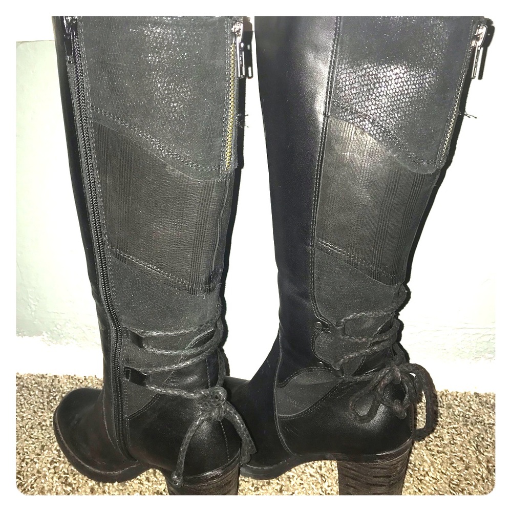 “Earth” black riding boots